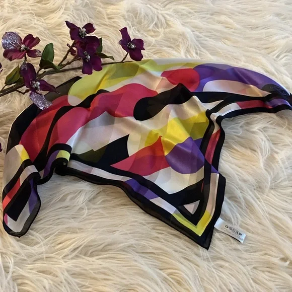 OSCAR de la RENTA 100% silk scarf - Picture 10 of 11